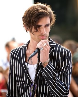 Et au naturel, Tyson Ritter c'e...